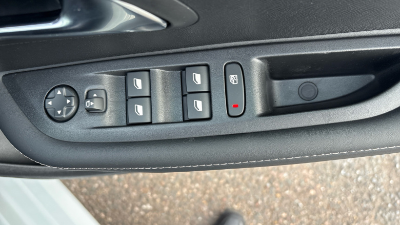 Peugeot 208 1.2 Hybrid 110 Allure 5dr e-DSC6 Petrol Hatchback